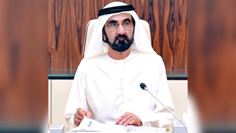 الامارات | محمد بن راشد يصدر قرارات بترقية 6025 من العسكريين في دبي