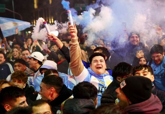 الامارات | أعمال عنف تعكر احتفالات الأرجنتين بكأس كوبا أميركا.. وحالة وفاة غريبة