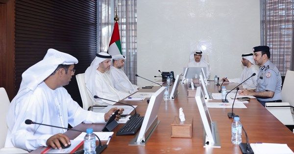 قضاء أبوظبي تستعرض المشاريع التقنية لمراكز الإصلاح والتأهيل