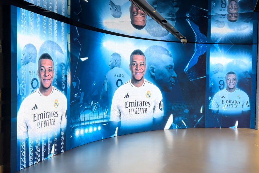 الامارات | مبابي يظهر للمرة الأولى مع ريال مدريد.. حفل تقديم تاريخي في سانتياغو برنابيو