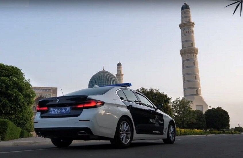 الخليج اليوم .. الشرطة العمانية: مقتل 4 أشخاص وإصابة آخرين في إطلاق نار قرب مسجد بمنطقة الوادي الكبير (فيديوهات)