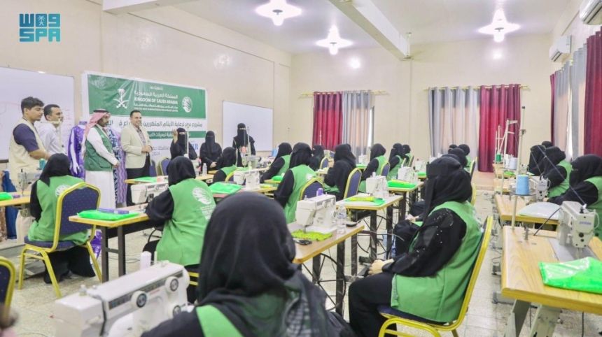 في 100 دولة.. تفاصيل جهود مركز الملك سلمان في رعاية الشباب حول العالم