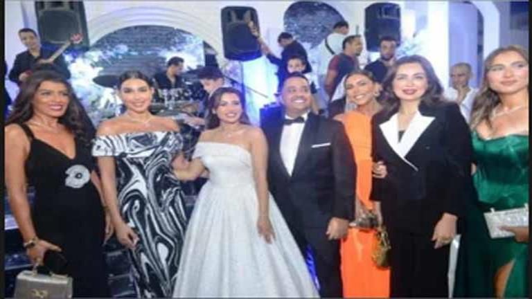 20 صورة جديدة من حفل زفاف بتول الحداد بحضور نجوم الوسط الفني