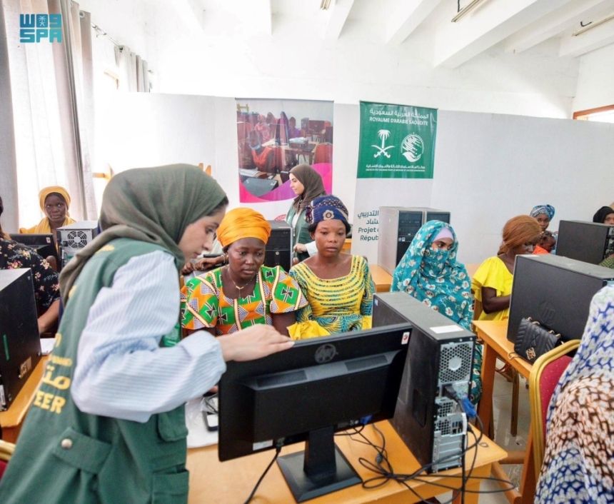 في 100 دولة.. تفاصيل جهود مركز الملك سلمان في رعاية الشباب حول العالم