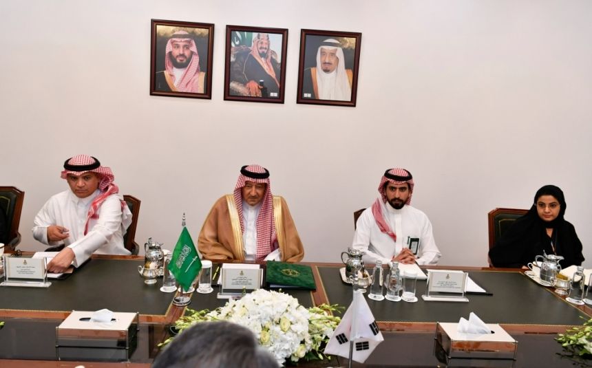 نائب وزير الخارجية يبحث تعزيز العلاقات مع نظيره الكوري