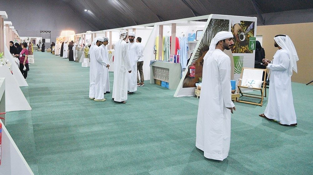 السوق الشعبي.. عبق الماضي والذكريات في «ليوا للرطب»