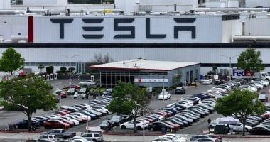 تكنولوجيا: عمال مصنع تسلا فى ألمانيا يسرقون "أكواب القهوة" والمدير يطالبهم بالتوقف