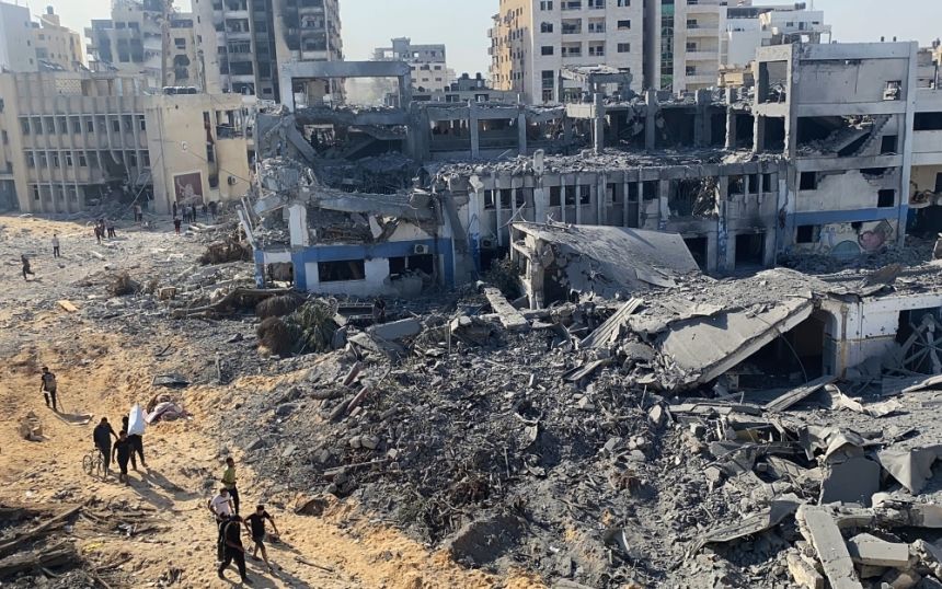 استشهاد 9 فلسطينيين في قصف مدرسة تؤوي نازحين وسط غزة