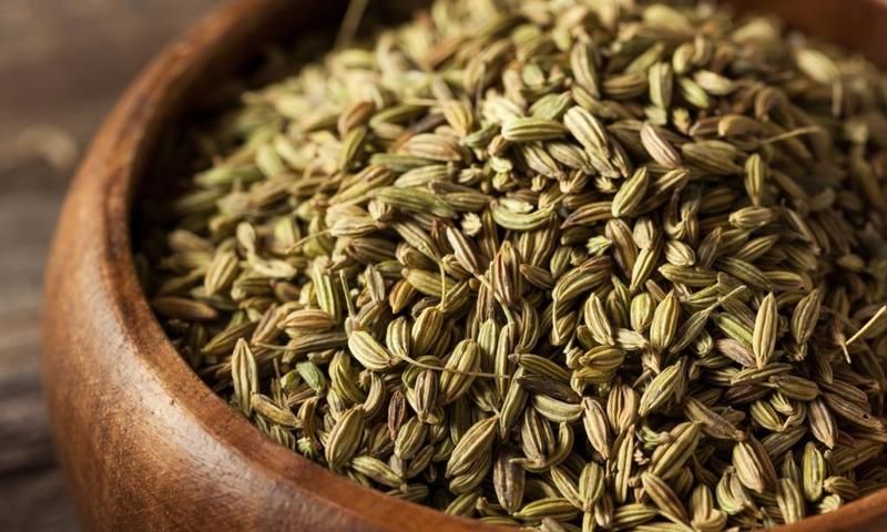 معجزة "ربانية".. عشبة موجودة في كل منزل تقضي على السعال والزكام بلحظات.. احرصوا عليها