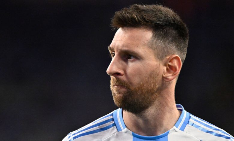 بسبب منتخب فرنسا.. ميسي مطالب بالأعتذار