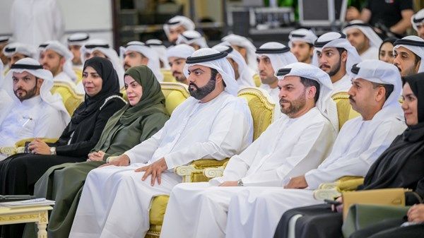 محمد الشرقي يشهد محاضرة «الطريق نحو الاستدامة»