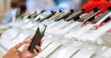 تكنولوجيا: مبيعات الهواتف الذكية تحصل على دفعة كبيرة من الذكاء الاصطناعى.. تعرف عليها