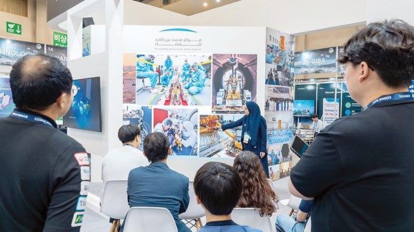 «محمد بن راشد للفضاء» يستعرض مشروع الإمارات لاستكشاف القمر