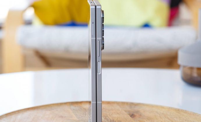 تكنولوجيا: سامسونج تخطط لدعم إصدارها القادم من الهواتف القابلة للطي بتصميم أنحف