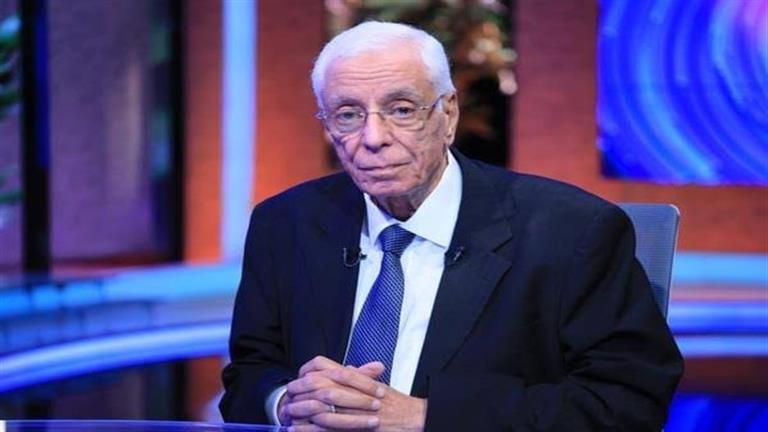 حسام موافي يكشف حقائق ومفاهيم حول التداوي بـ "عسل النحل"