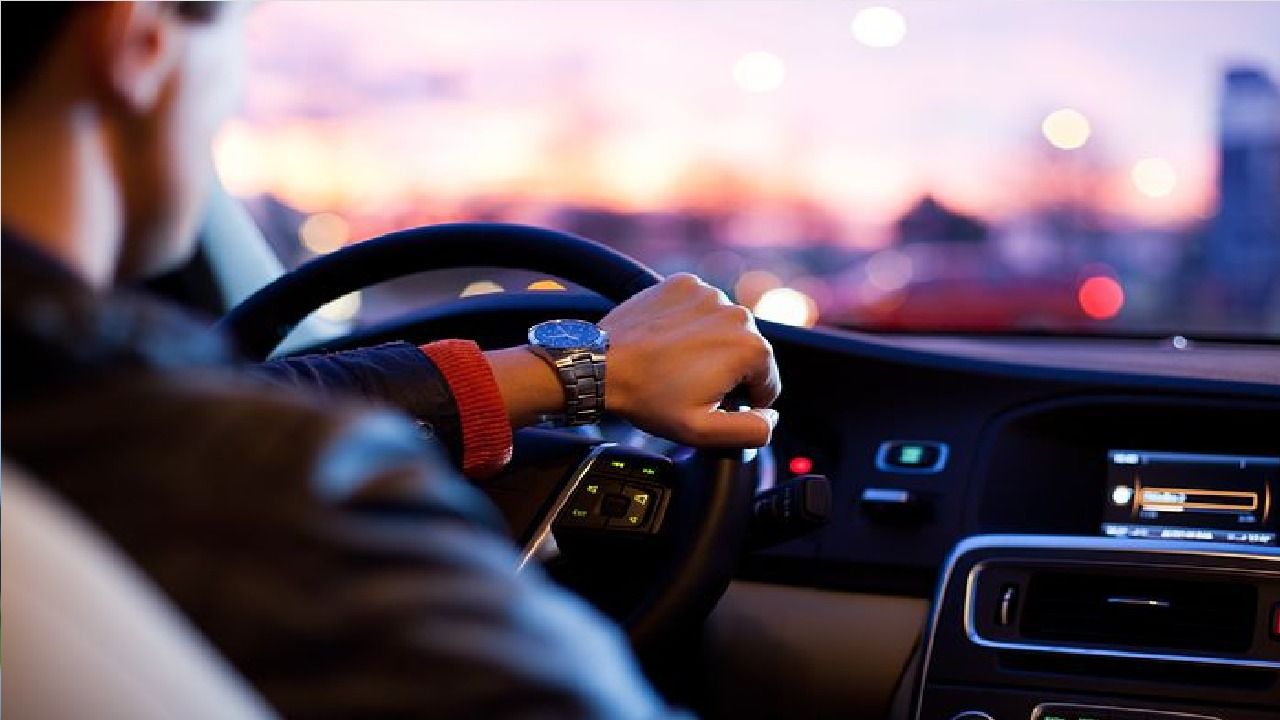 الحبس عام وغرامة 50 ألف ريال لسائق تطبيقات أدين بالتحرش 