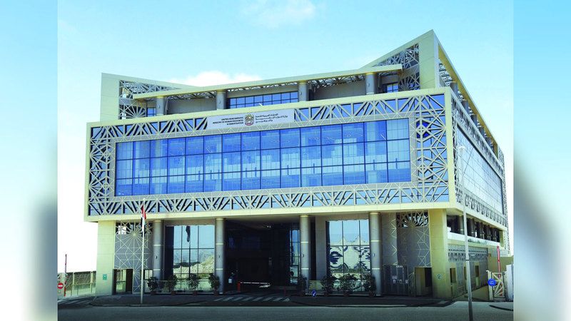 الامارات | توظيف 425 «مواطناً دارساً» في القطاع الصحي الخاص