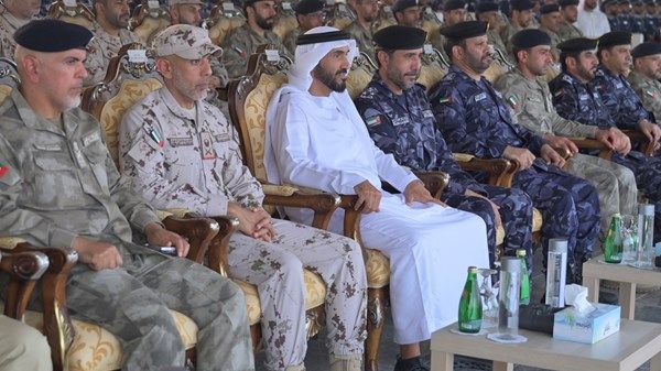 نهيان بن زايد يشهد حفل تخريج مجندي الخدمة الوطنية الملتحقين بوزارة الداخلية