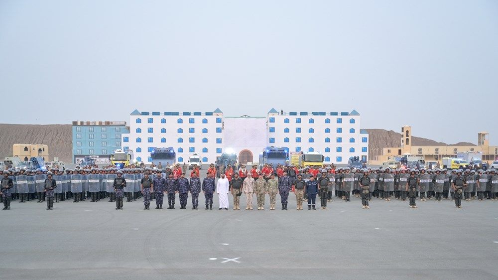 نهيان بن زايد يشهد حفل تخريج مجندي الخدمة الوطنية الملتحقين بوزارة الداخلية