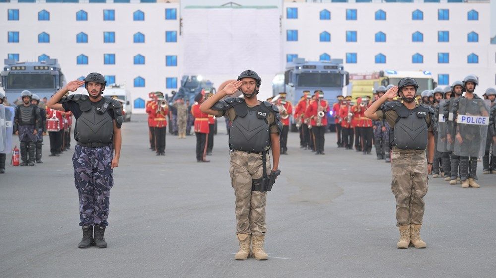 نهيان بن زايد يشهد حفل تخريج مجندي الخدمة الوطنية الملتحقين بوزارة الداخلية