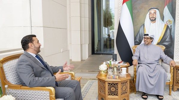 منصور بن زايد يستقبل سفير فنزويلا