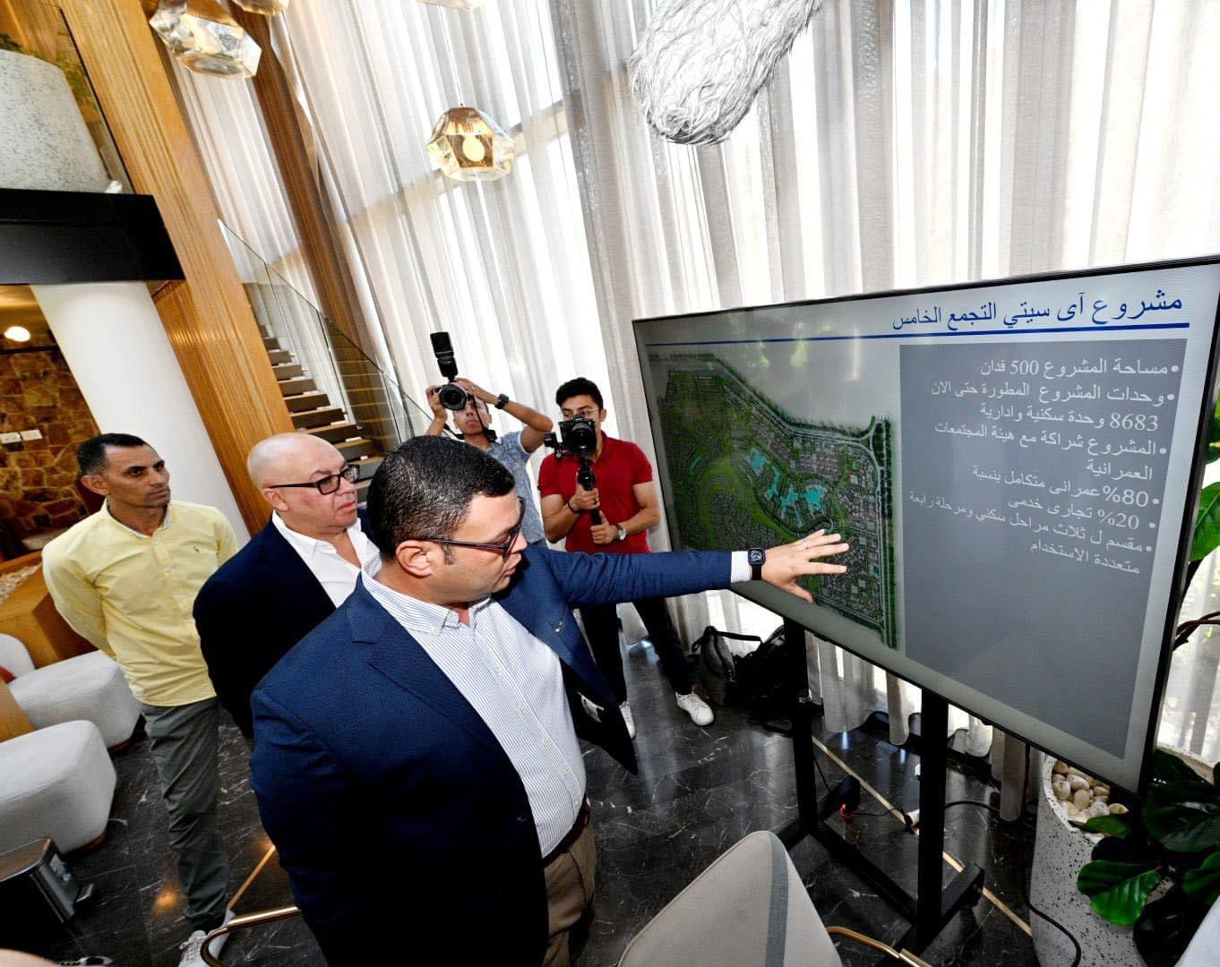 وزير الإسكان يبدأ أولى جولاته بمشروعات الشراكة بين "هيئة المجتمعات العمرانية الجديدة" و"المطورين العقاريين"