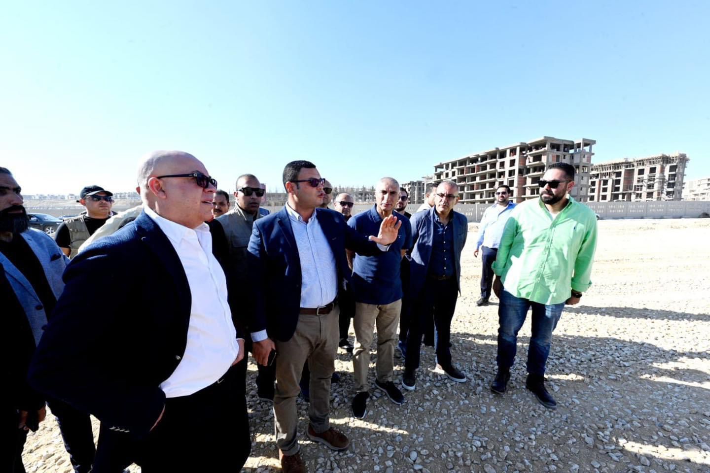 وزير الإسكان يبدأ أولى جولاته بمشروعات الشراكة بين "هيئة المجتمعات العمرانية الجديدة" و"المطورين العقاريين"