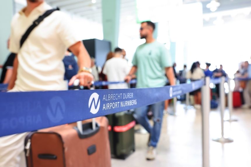 العمل اليدوي وإلغاء 5000 رحلة.. كيف تأثرت مطارات العالم بالعطل التقني العالمي؟