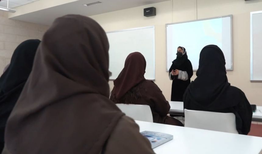 جامعة الأميرة نورة: تمديد التقديم على مِنح التميُّز لطالبات الدراسات العليا