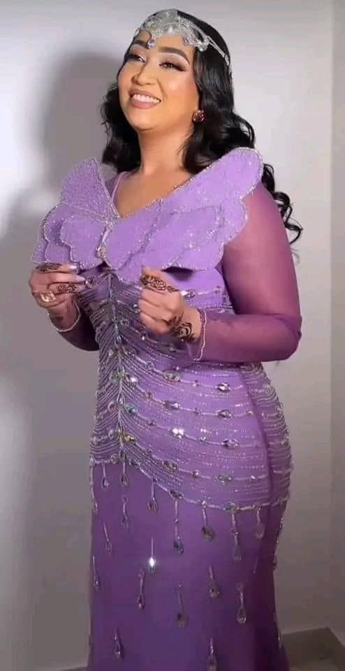 شاهد بالصور..  عقد قران فنانة سودانية شهيرة بالقاهرة يشعل مواقع التواصل الاجتماعي ويتصدر “الترند”
