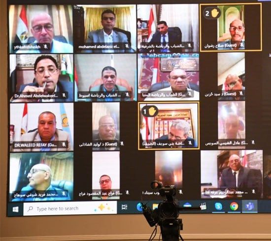 وزير الرياضة يشدد على مراجعة ضوابط استخدام حمامات السباحة