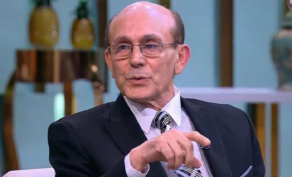 «الأرض ليست كروية!».. البحوث الفلكية يرد على محمد صبحي: لا تنشروا المؤامرة أو التزييف