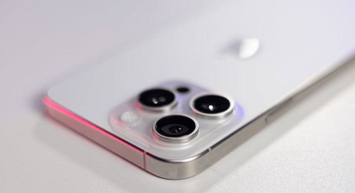 تكنولوجيا: ابل تستعد لتطوير أول هاتف iPhone بذاكرة عشوائية 12 جيجا بايت رام