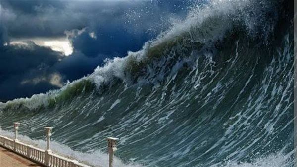 هل هناك علاقة بين انحسار المياه في شواطئ البحر المتوسط وحدوث تسونامي في مصر؟.. الفلك يوضح