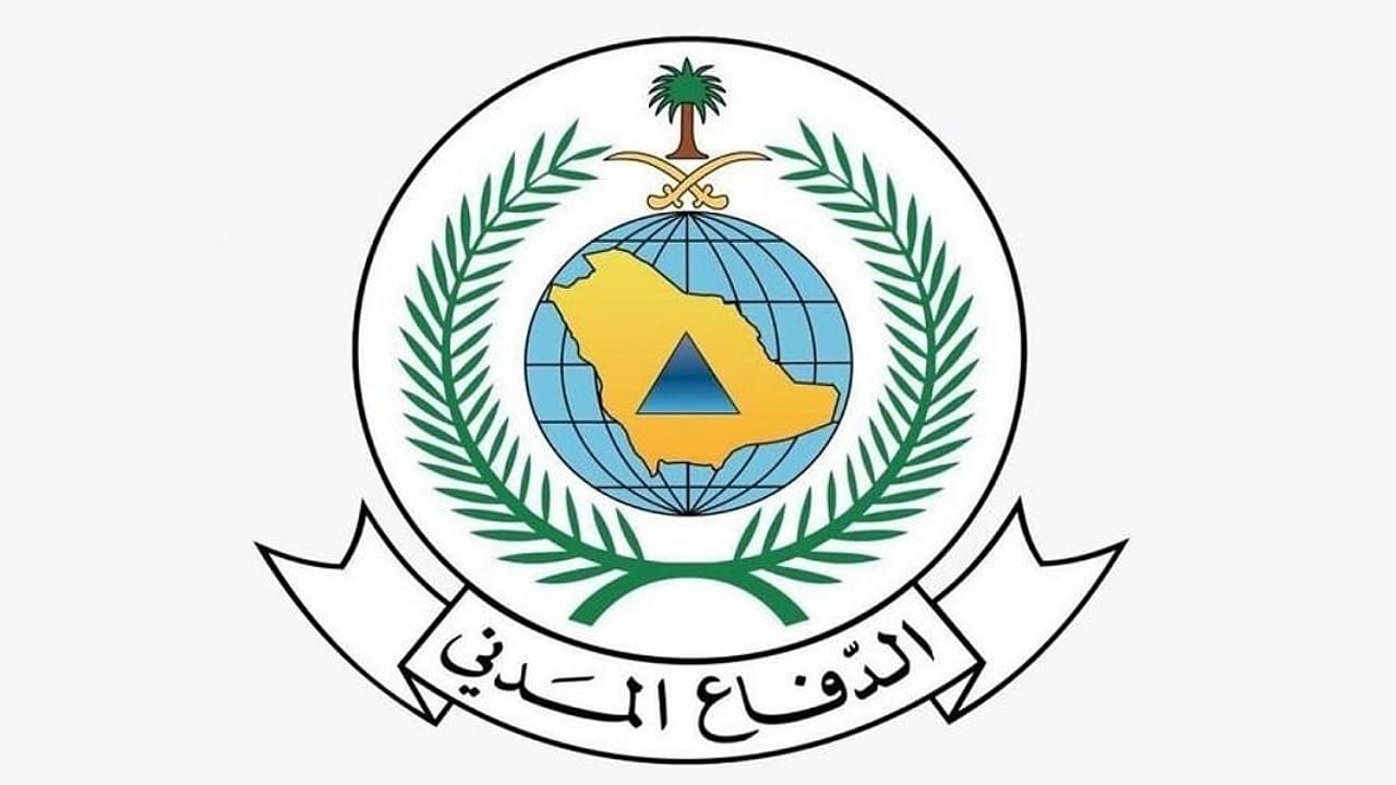 الدفاع المدني يخمد حريقاً بمركبة في الرياض