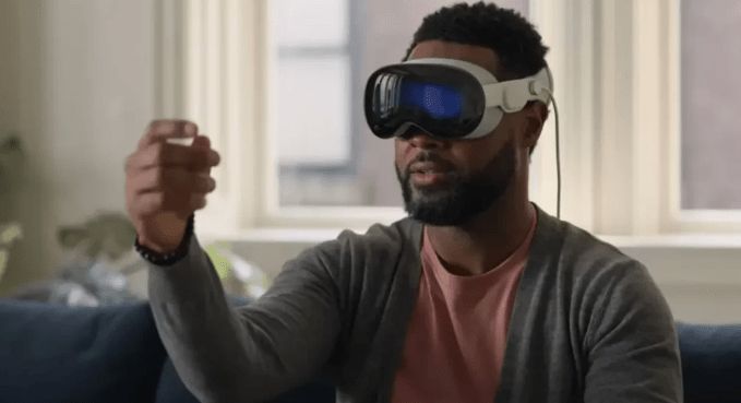 تكنولوجيا: ابل تعمل على تطوير ميزة إيماءات اليد المخصصة لدعم نظارات الواقع الإفتراضي القادمة