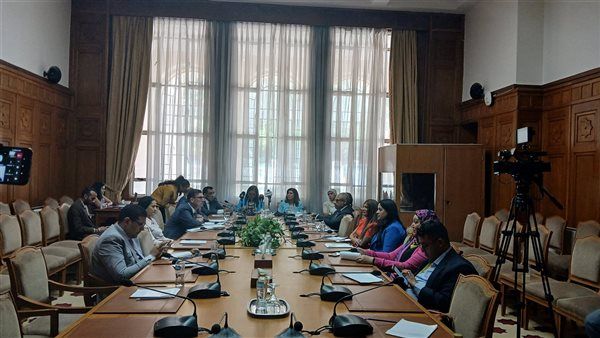 اطلاق مبادرة "مجتمعي تك" واللجنة الاستشارية لمجلس المسؤولية المجتمعية بالجامعة العربية