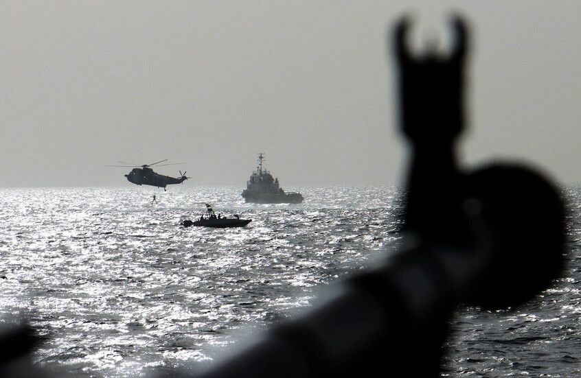 الخليج اليوم .. الجيش الأمريكي يدمر 3 منصات صواريخ بمناطق يسيطر عليها الحوثيون في اليمن