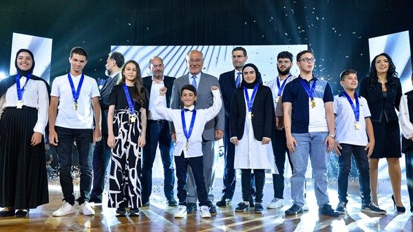 تحدي القراءة العربي يتوج عمر أحمد الشموري بطلاً لدورته الثامنة في لبنان