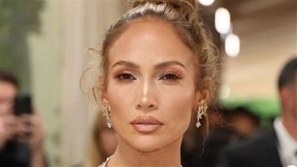 جينيفر لوبيز بعيد ميلادها الـ55 .. شبح الانفصال عن بن أفليك يهدد سعادتها