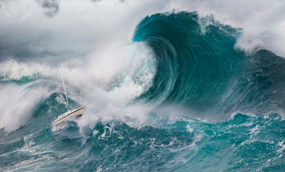 تسونامي البحر المتوسط.. خبير مائي يعلق على نبوءة الباحث الهولندي