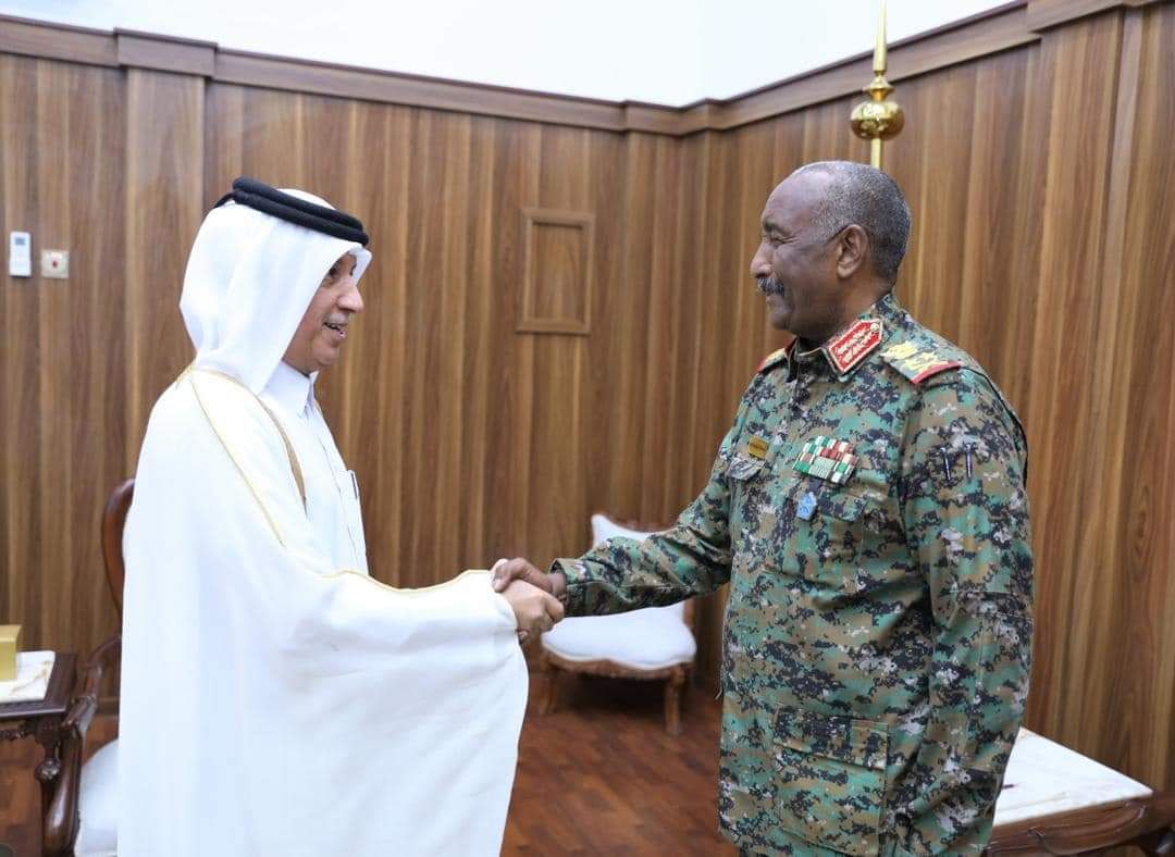 البرهان يستقبل وزير الدولة بالخارجية القطرية