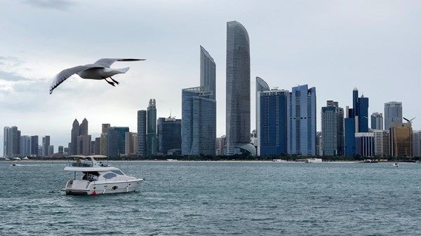 طقس صحو وغائم جزئيا مع رياح خفيفة غدا