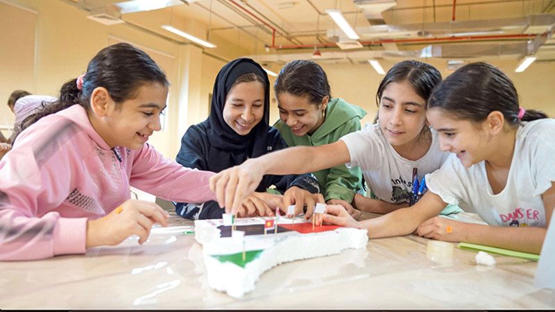 الامارات | مفاتيح الشخصية المتسامحة بين يدي «الفارس الصغير»