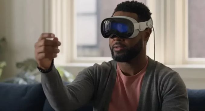 تكنولوجيا: ابل تعمل على تطوير ميزة إيماءات اليد المخصصة لدعم نظارات الواقع الإفتراضي القادمة