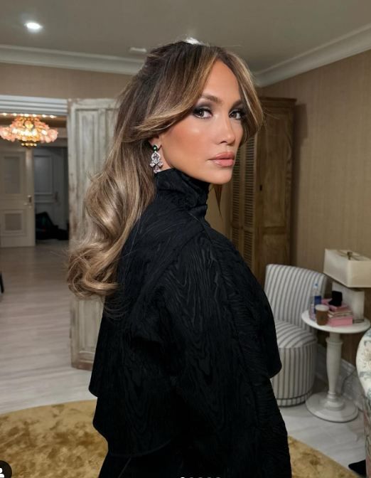 جينيفر لوبيز بعيد ميلادها الـ55 .. شبح الانفصال عن بن أفليك يهدد سعادتها