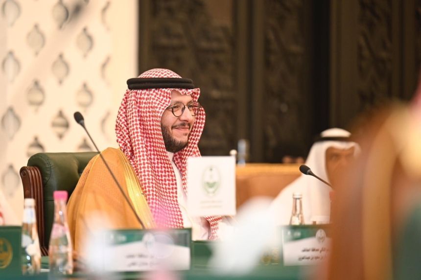 وزير السياحة خلال لقاء محافظ الطائف: توفير ألف فرصة تدريبية في القطاع