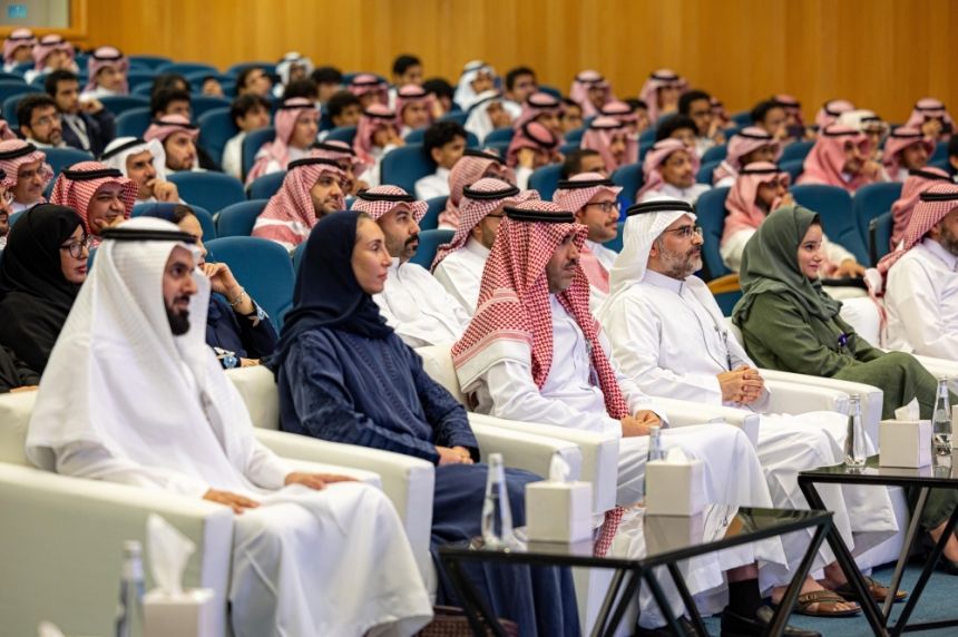 موهوبو المملكة.. تكريم الطلاب الفائزين بجوائز باحثي المستقبل