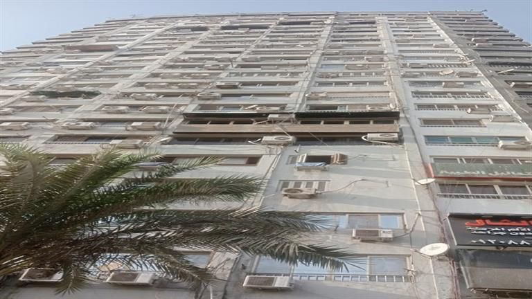 4 مصابين بـ3 جنسيات عربية.. حصيلة حريق داخل برج بالعجوزة (صور)