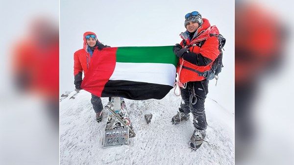 عَلَم الإمارات يزين «قمة أوروبا»